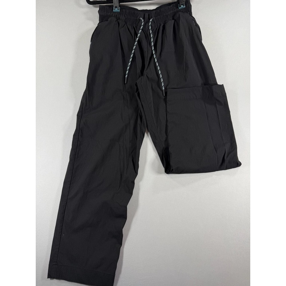 Athleta Trekkie Straight Crop Pants Women's Size 8 Black Hiking Outdoor Athletic